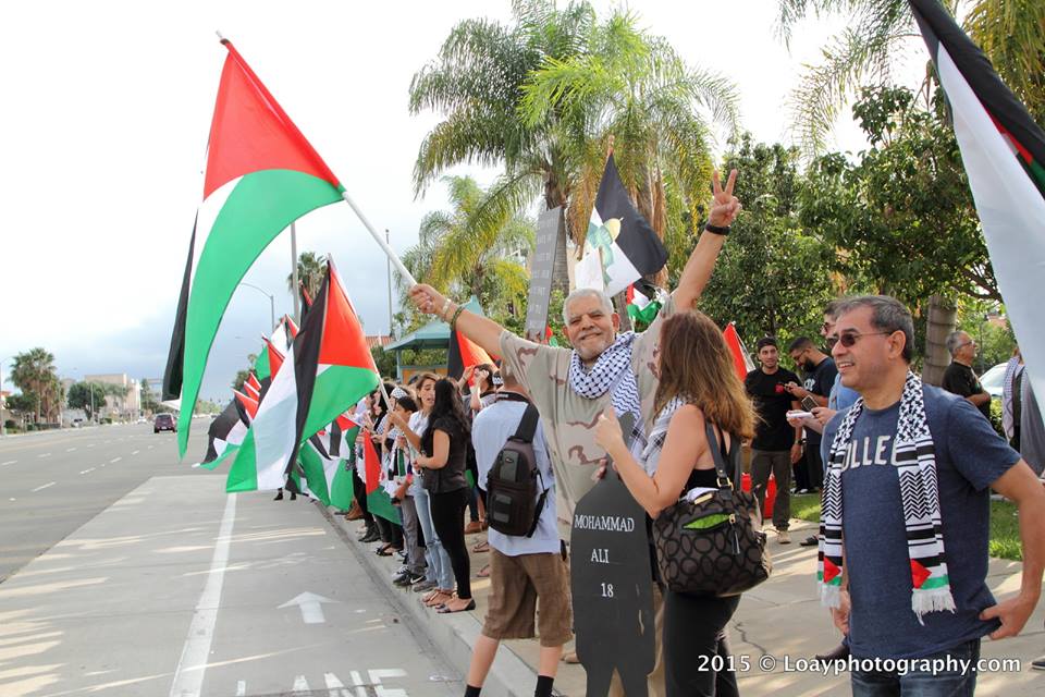 Demonstrators show their support for justice in Palestine during a rally in Anaheim on October 18  [LoayPhotography.com]