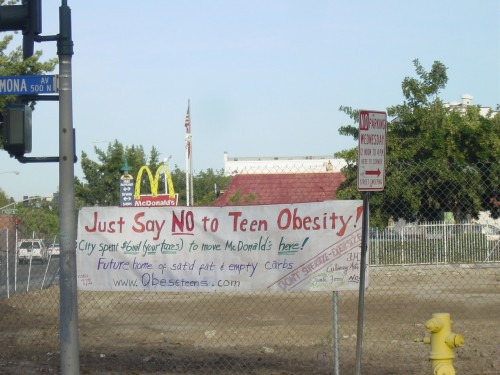 One of our sharp-eyed Friends took a photo of this banner last Tuesday morning. By Tuesday night, it was gone. During its brief life, it asked the telling questions: Why is […]