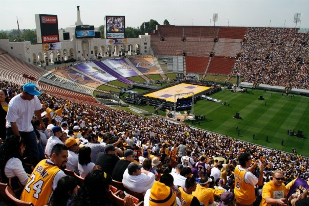 Did you miss out on the Lakers championship celebration at the L.A. Coliseum?  My friend Eric Garcia traveled to the event and took a ton of pictures, which he has […]