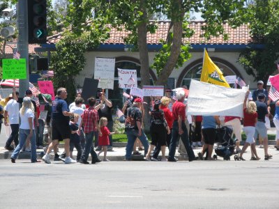 Picture Courtesy of the Pitchfork and Torch Blog “About 1,000 people who gathered at Cook Park in San Juan Capistrano on Saturday afternoon expressed their outrage at government spending,” according […]