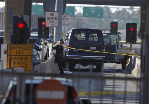Picture courtesy of the AP  ­­­­­­­Thursday morning KNX Radio news reported on an incident on Wednesday at the border with Mexico in which several vehicles tried to run through a […]